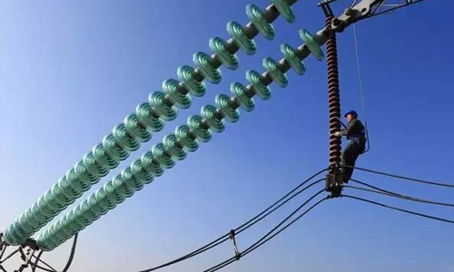 What are the seven main characteristics of zinc oxide surge arresters?